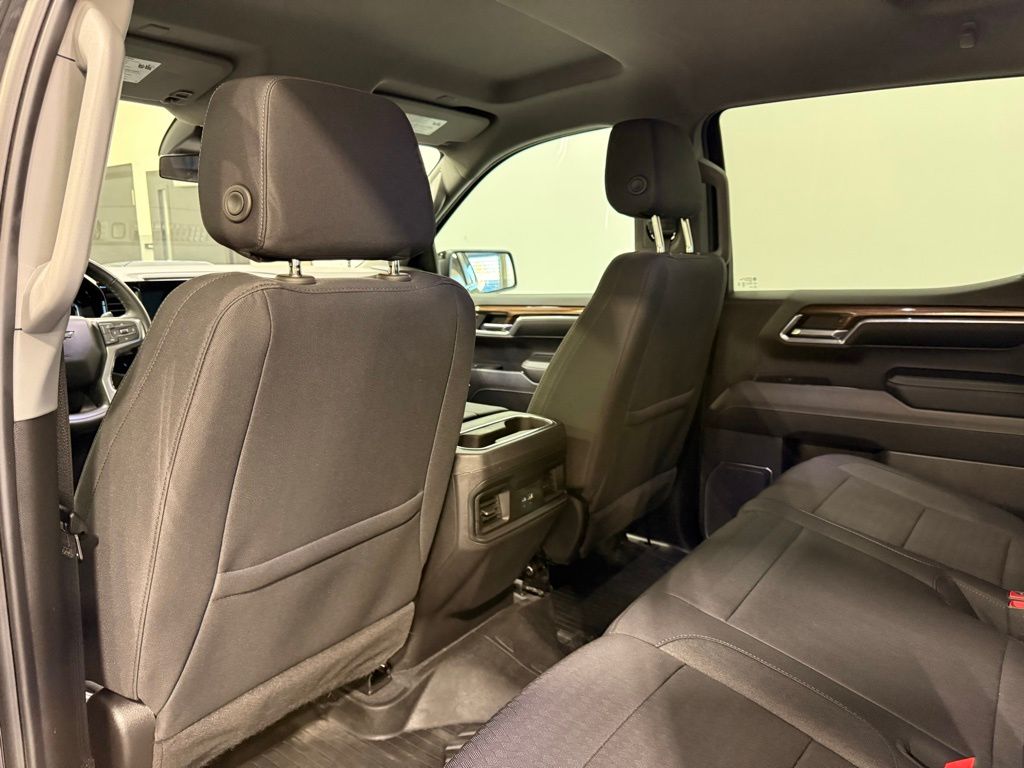 Thumbnail: 2024 Chevrolet Silverado 1500 - 22