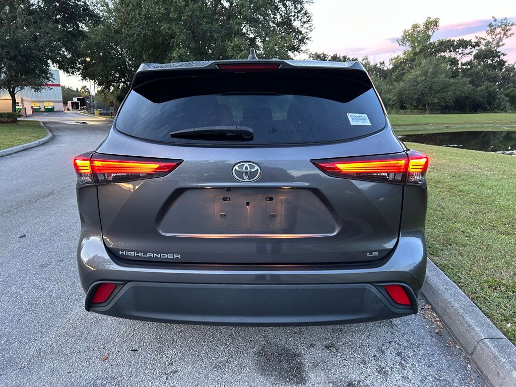 Thumbnail: 2022 Toyota Highlander - 4