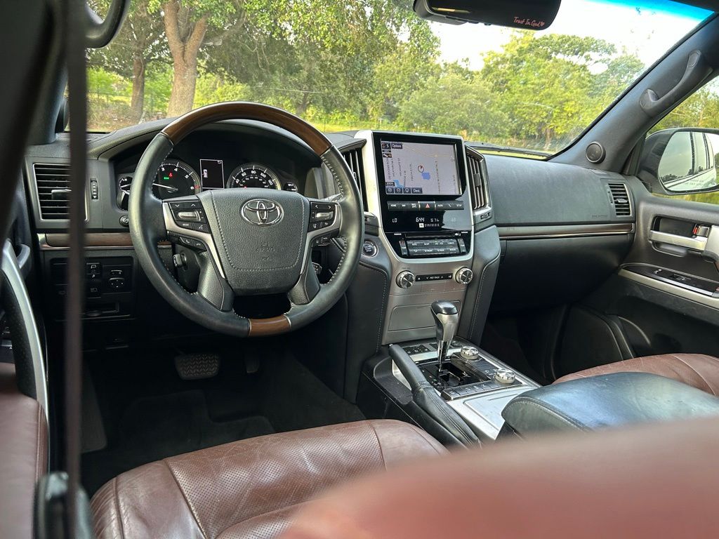 Thumbnail: 2019 Toyota Land Cruiser - 13