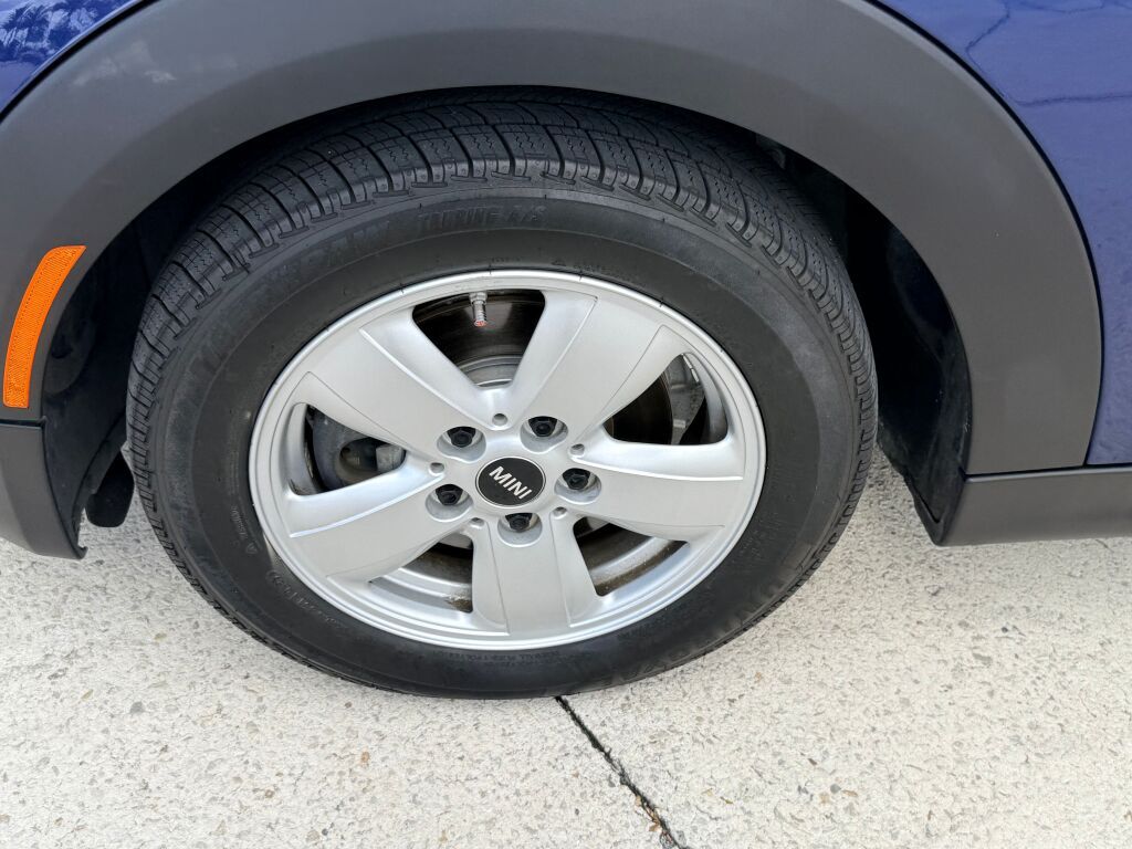 Thumbnail: 2017 MINI Cooper - 16