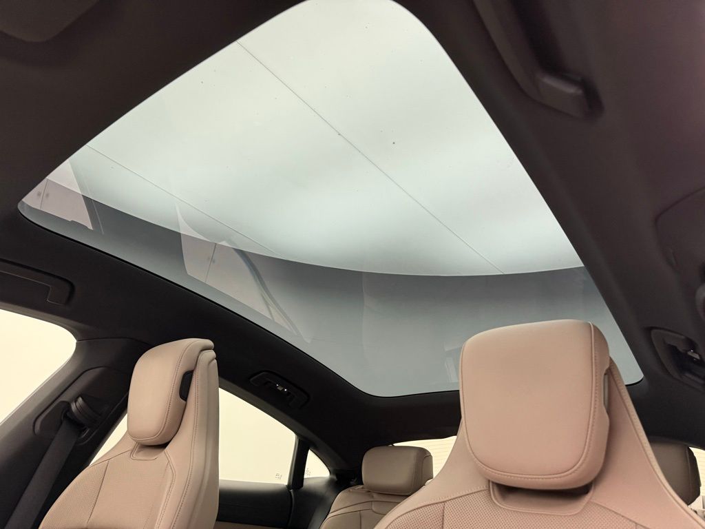 Thumbnail: 2021 Porsche Taycan - 25