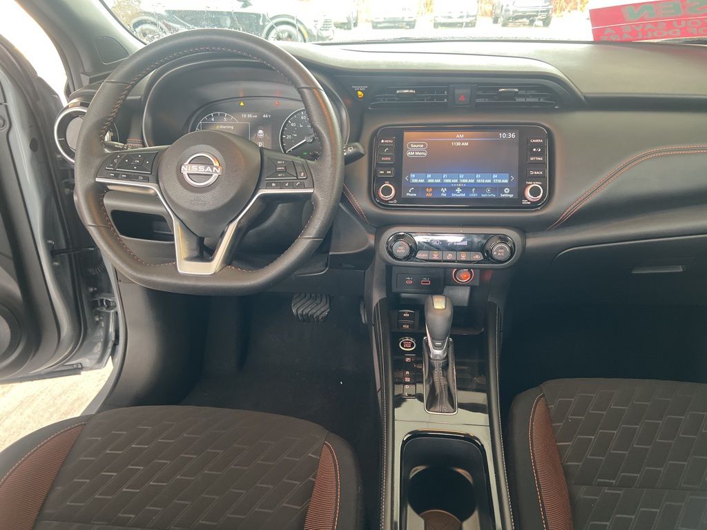 2024 Nissan Kicks SR photo