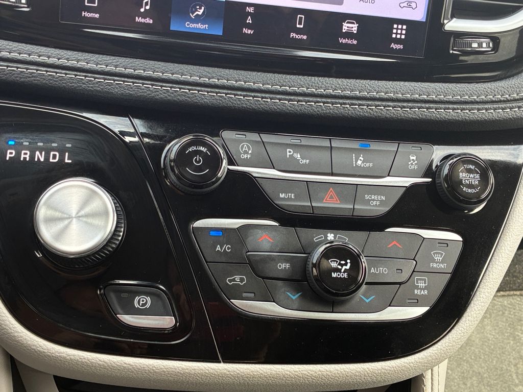 Used Car 2024 Chrysler Pacifica  Limited For Sale Under $50,000 In Austin, Texas