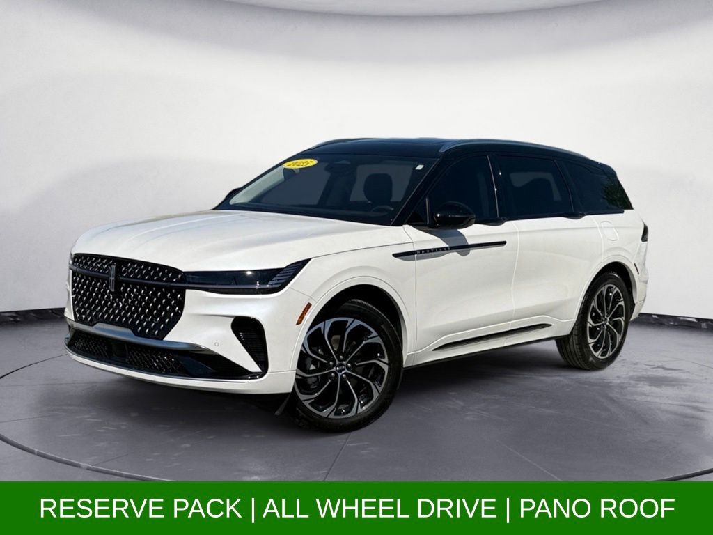 White Platinum Clearcoat Metallic 2025 Lincoln Nautilus SUV / Crossover All-Wheel Drive 8-Speed Automatic