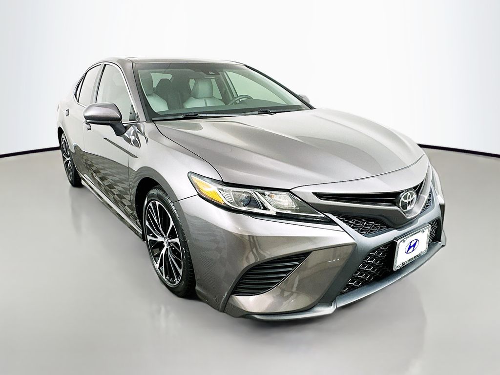 Thumbnail: 2018 Toyota Camry - 3