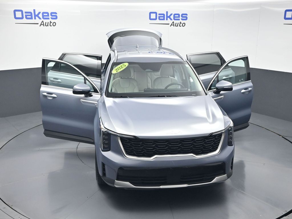 2025 Everlasting Silver Kia Sorento S AWD SUV