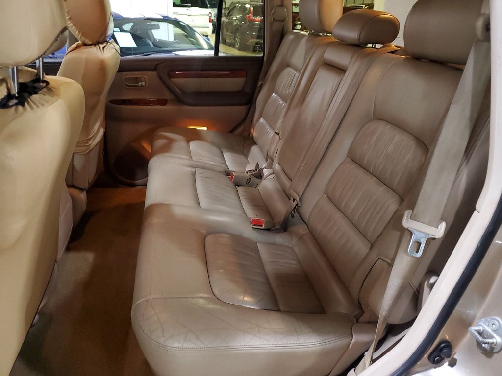 1999 Lexus LX 470 27