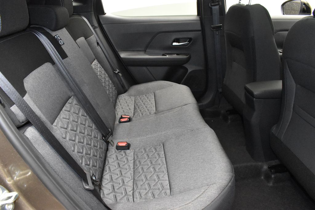 Thumbnail: 2026 Nissan Kicks - 31