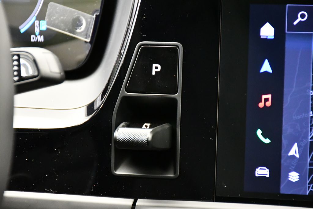 Thumbnail: 2026 Porsche Panamera - 32