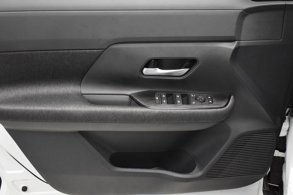 Thumbnail: 2026 Nissan Kicks - 9