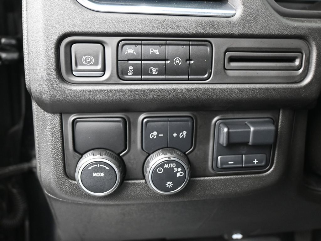 Used 2024 Black Chevrolet LT image 17