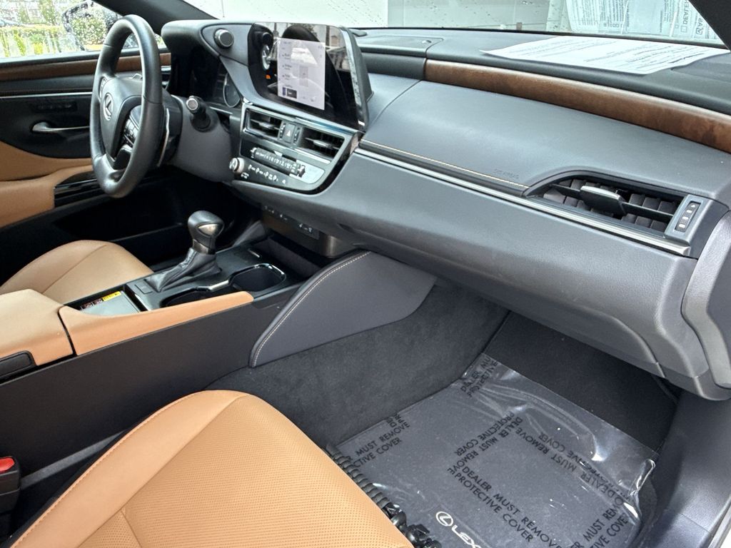 Thumbnail: 2025 Lexus ES - 15