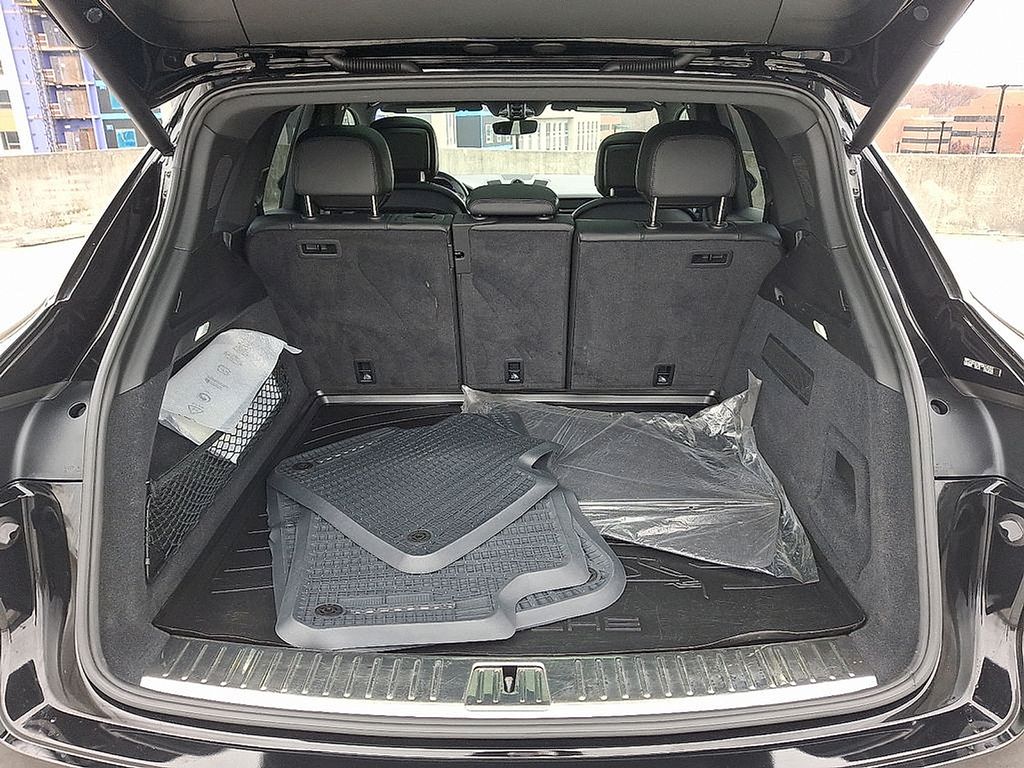 Thumbnail: 2023 Porsche Cayenne - 30