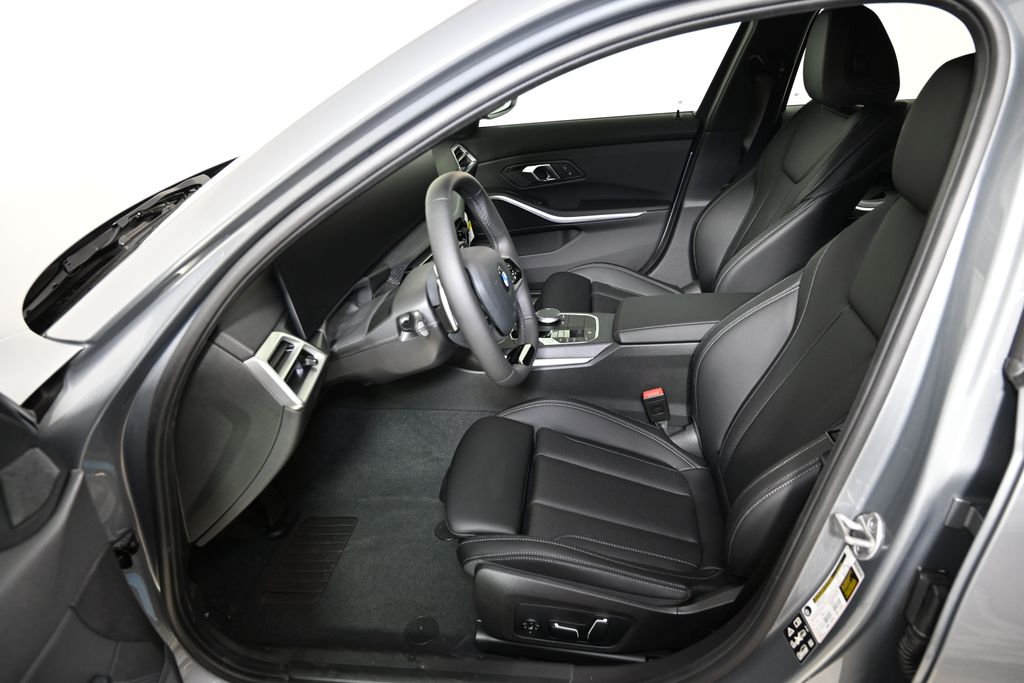 Thumbnail: 2026 BMW 3 Series - 14