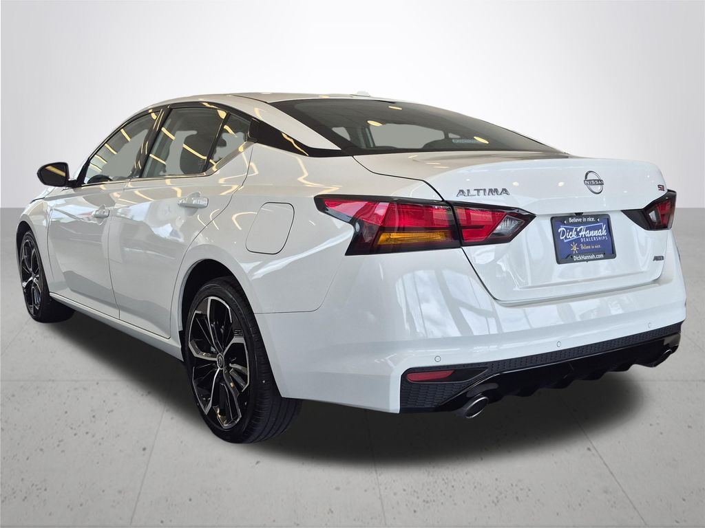 2025 Nissan Altima 2.5 SR
