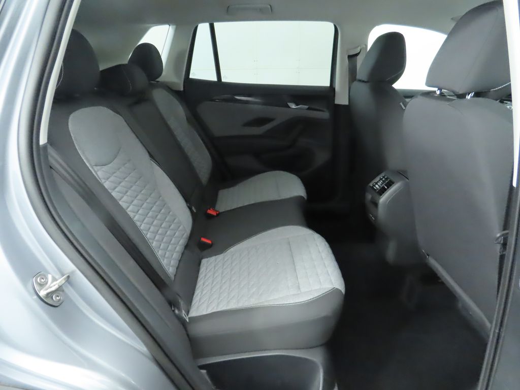2025 Volkswagen Tiguan 2.0T 23