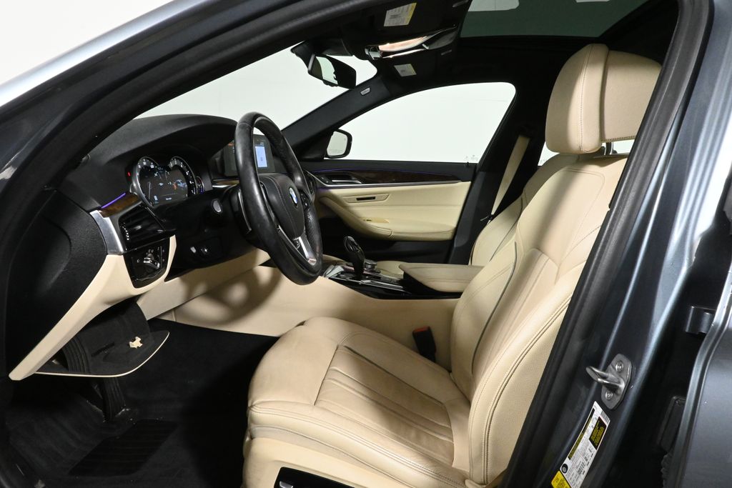 Thumbnail: 2018 BMW 5 Series - 3