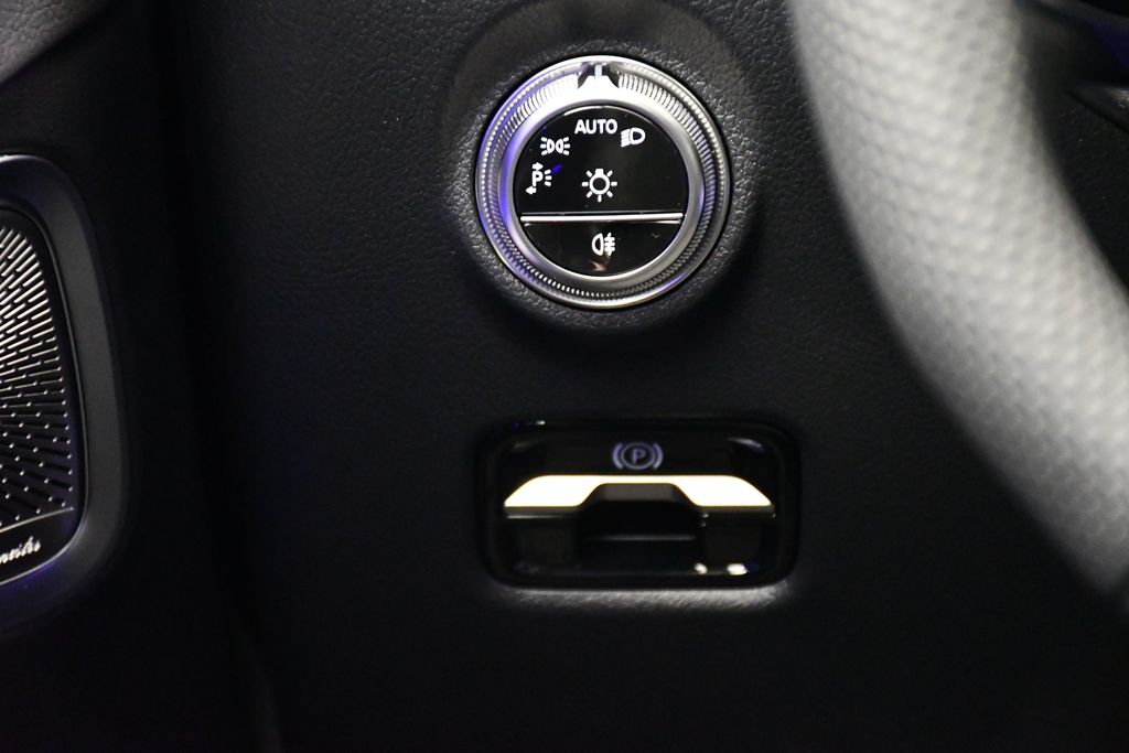 Thumbnail: 2025 Mercedes-Benz CLE - 21