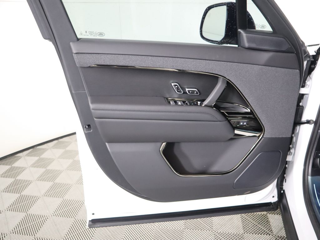 Thumbnail: 2025 Land Rover Range Rover Sport - 26