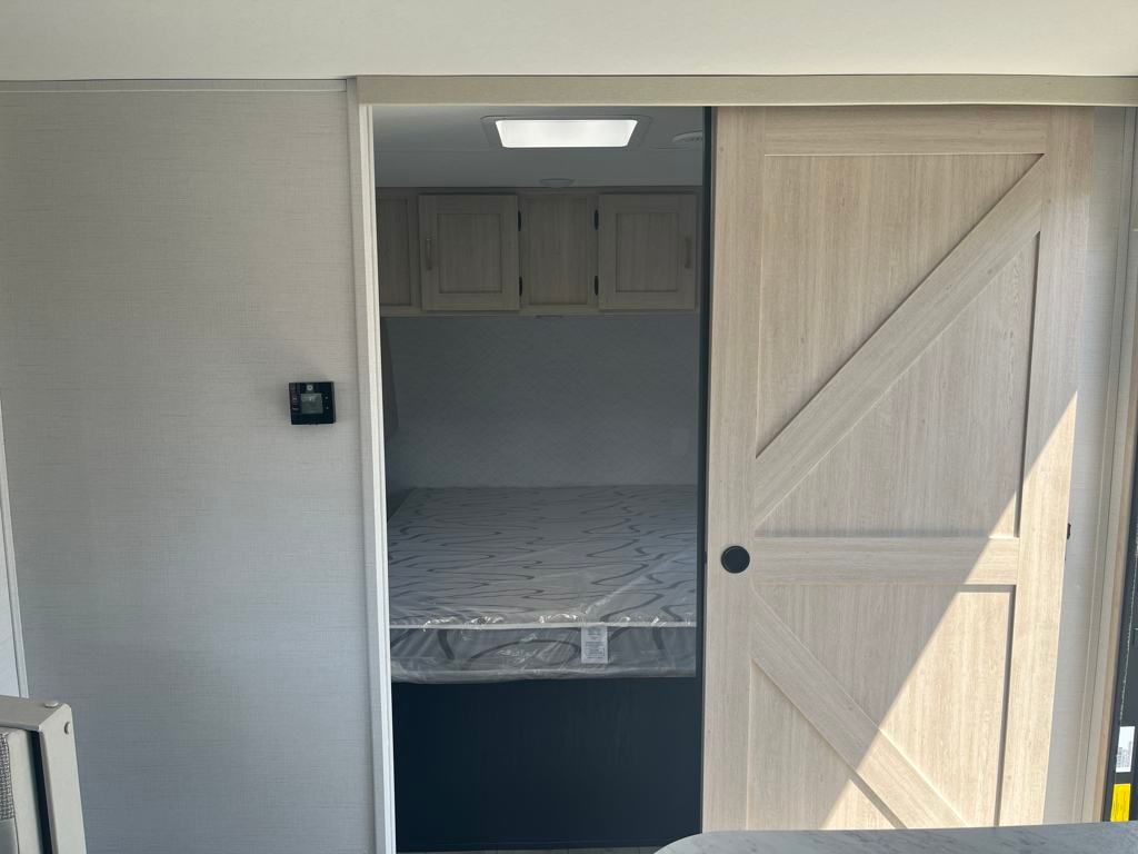 2025 White Prime Time Avenger 27DBS Travel Trailer