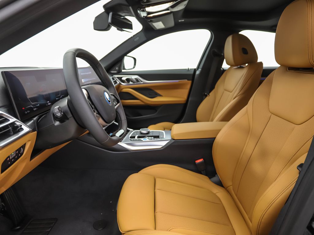 Thumbnail: 2025 BMW i4 - 11