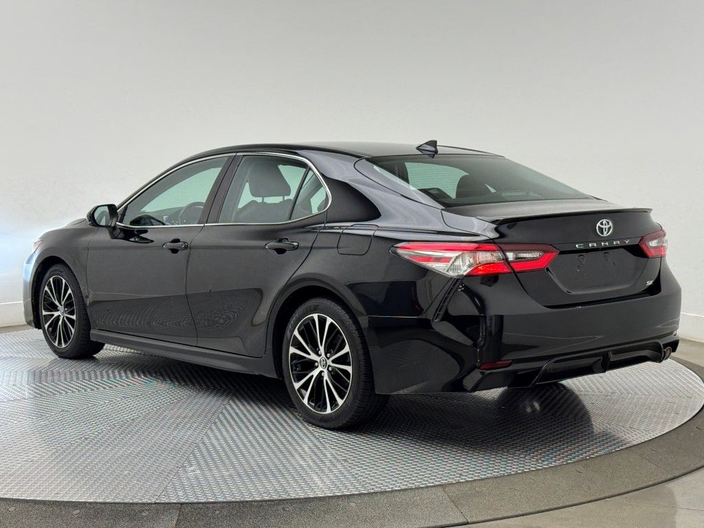 2019 Toyota Camry SE 6