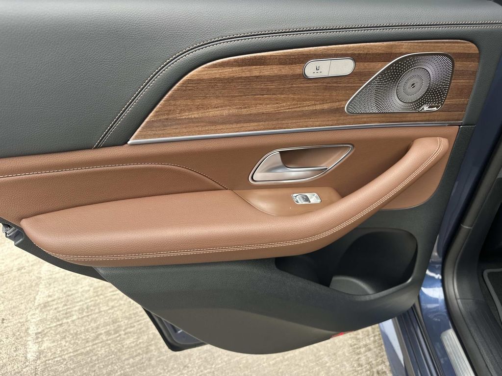 Thumbnail: 2026 Mercedes-Benz GLE - 15