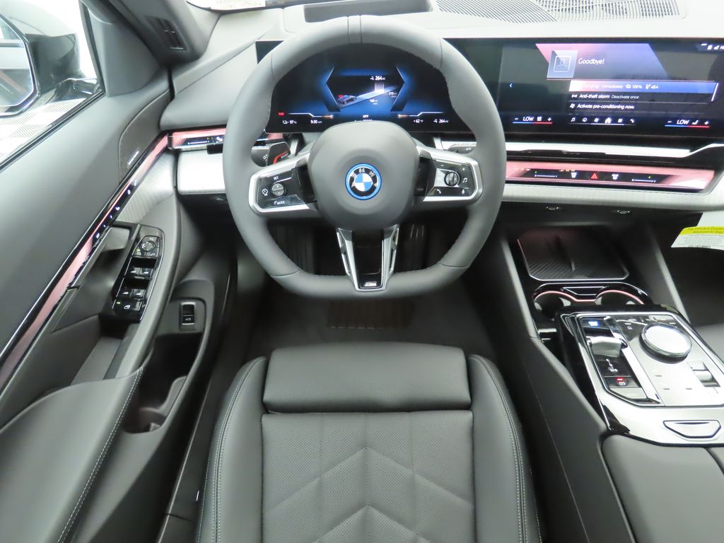 Thumbnail: 2026 BMW i5 - 10
