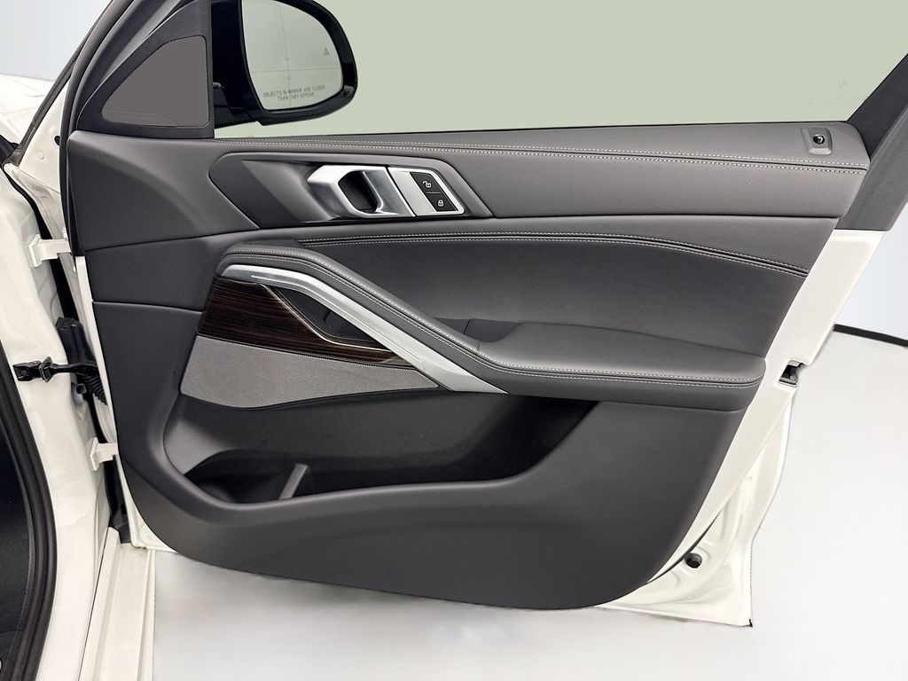 Thumbnail: 2025 BMW X6 - 24