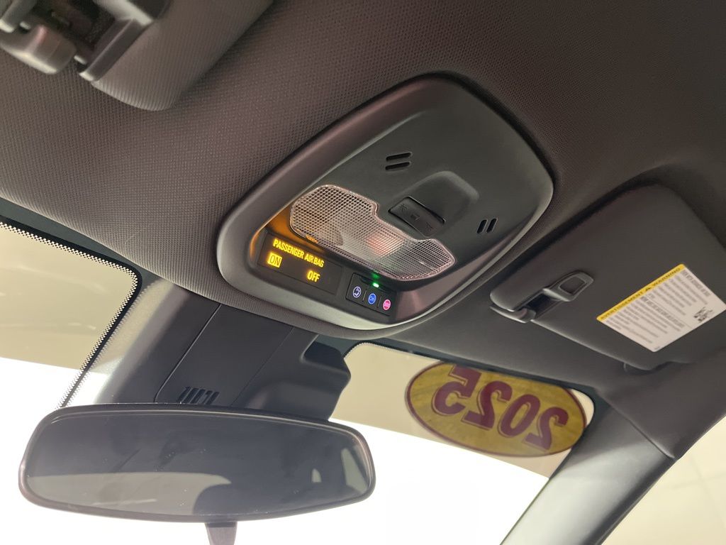 Thumbnail: 2025 Chevrolet Trax - 24