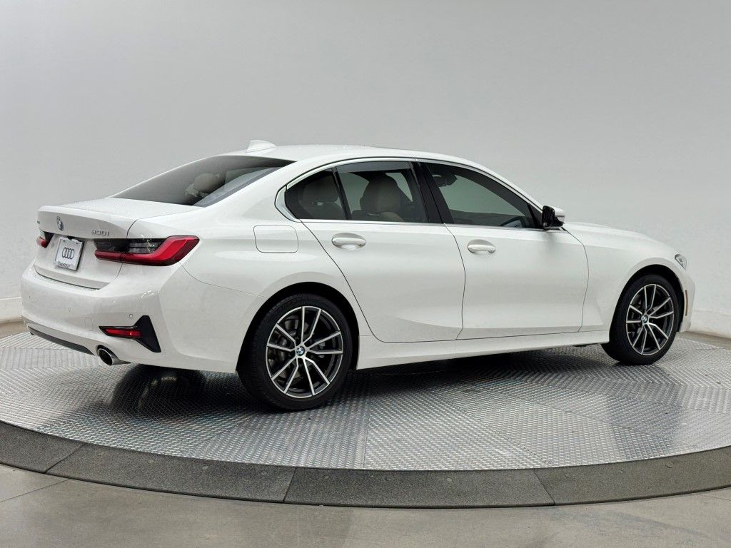 2021 BMW 3 Series 330i xDrive 9