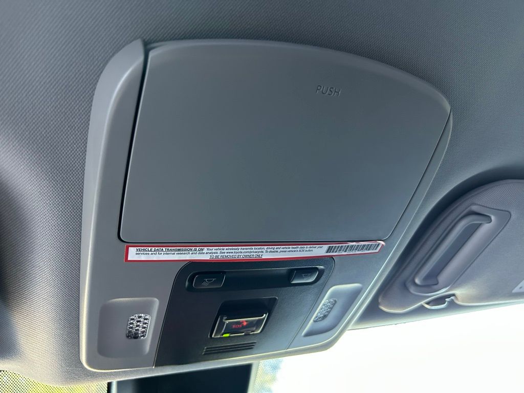 2023 Toyota Camry SE 28