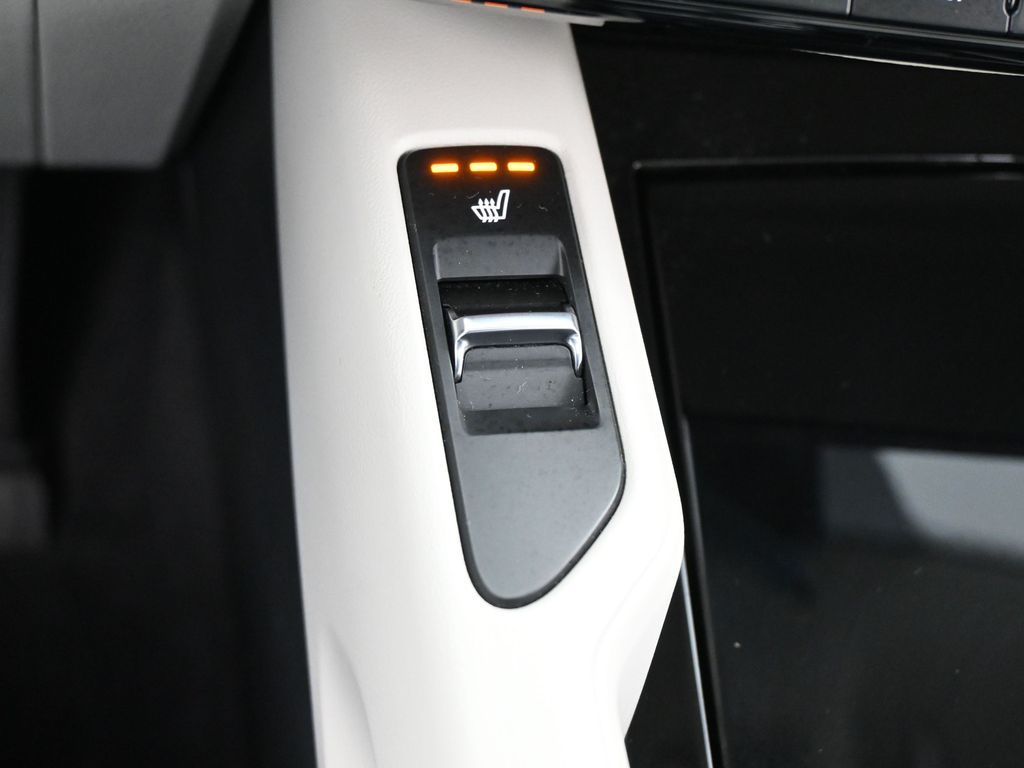 Used 2024 Glacial White Pearl Kia S image 23
