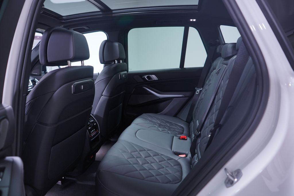 Thumbnail: 2026 BMW X5 - 9