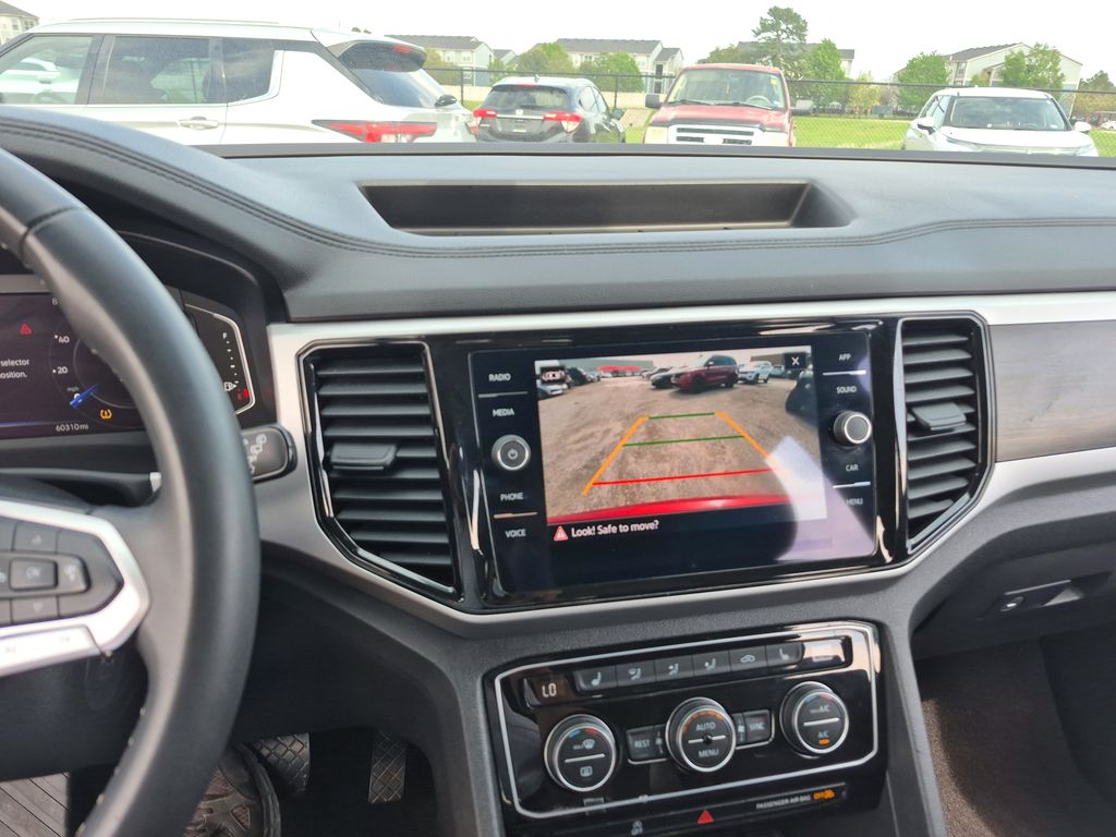 2022 Volkswagen Atlas 3.6L V6 SE w/Technology Red at Wharton Ford