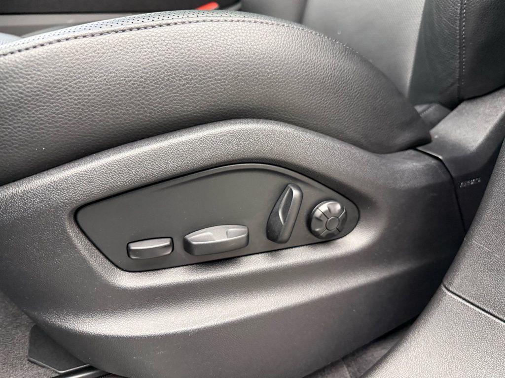 Thumbnail: 2024 Porsche Cayenne - 21