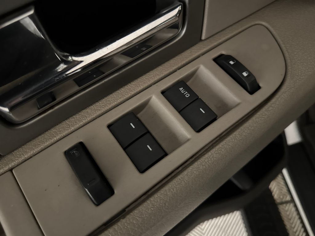 Used 2010 White Ford XL image 15