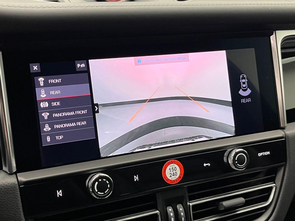 Thumbnail: 2026 Porsche Macan - 18