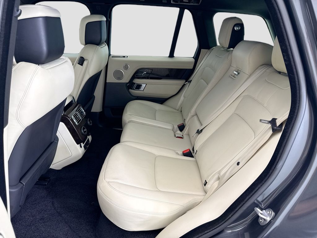 Thumbnail: 2022 Land Rover Range Rover - 17