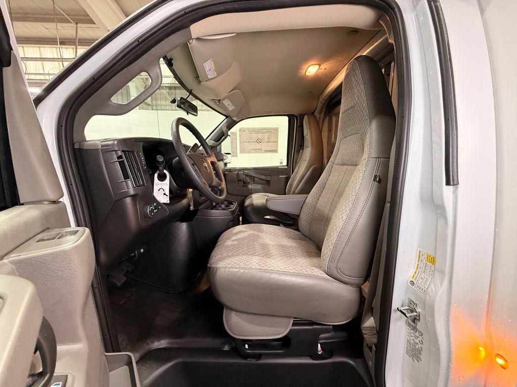 2025 Chevrolet Express 3500 Work Van