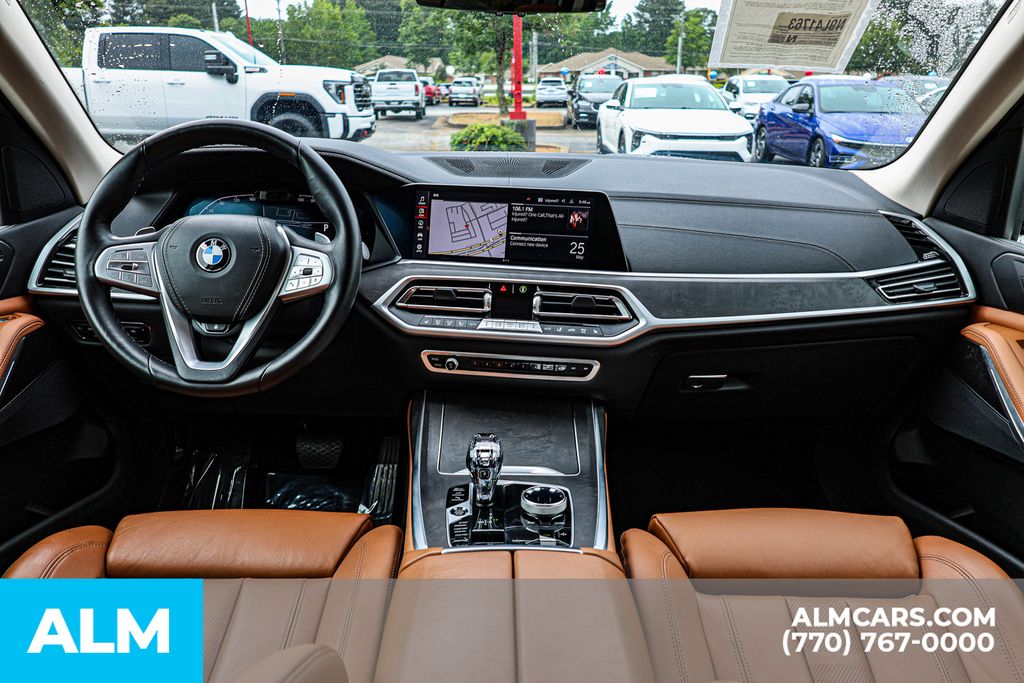 Used 2022 Gray BMW xDrive40i image 33