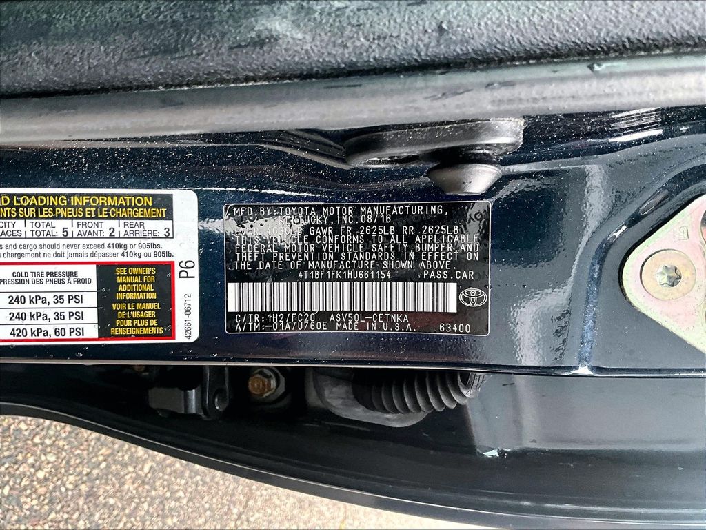2017 Toyota Camry — photo 9