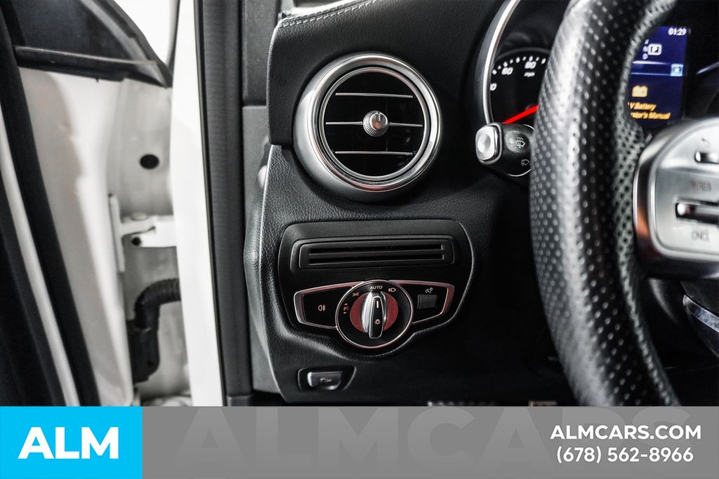 Used 2022 White Mercedes-Benz GLC 300 image 25