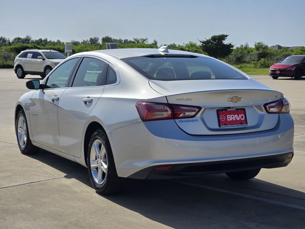 2022 Chevrolet Malibu LT - 5