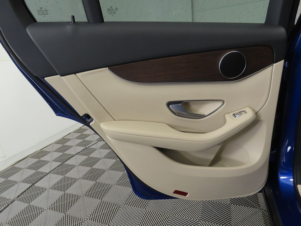 Thumbnail: 2022 Mercedes-Benz GLC - 26