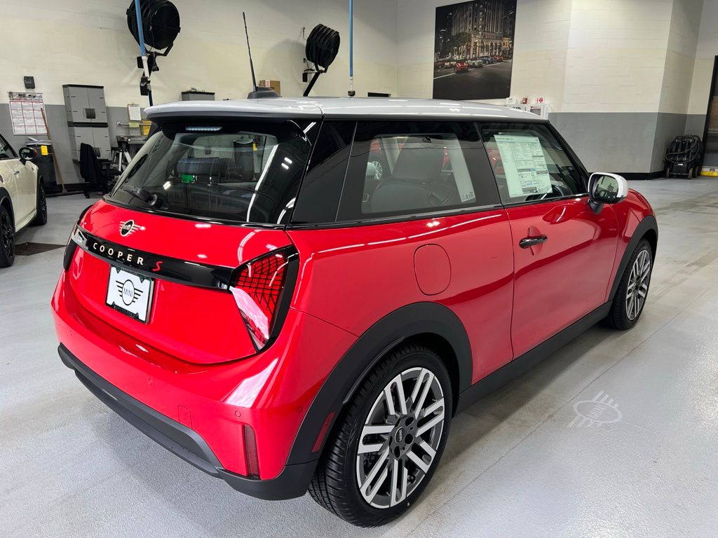 2025 MINI Cooper S 7