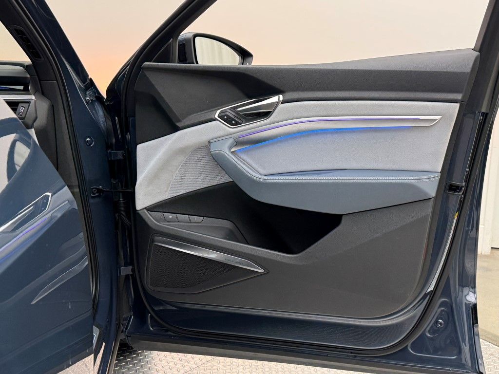 2023 Audi e-tron S Prestige 21