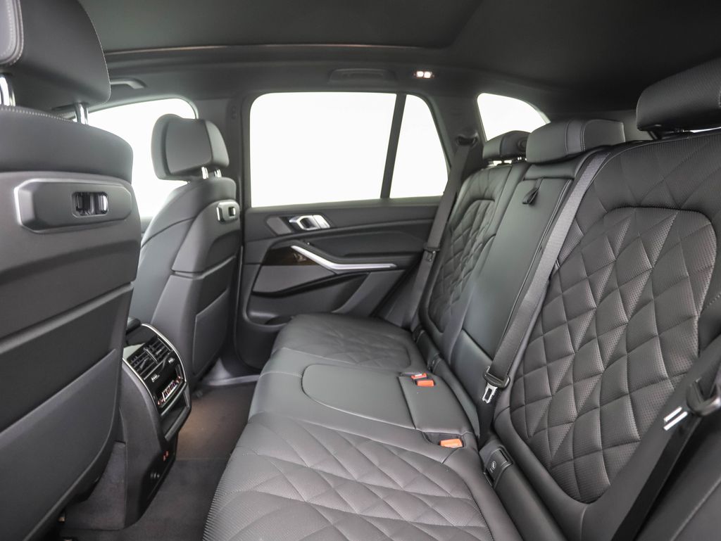 Thumbnail: 2026 BMW X5 - 21
