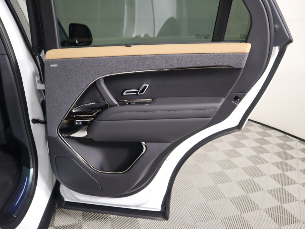Thumbnail: 2025 Land Rover Range Rover Sport - 29