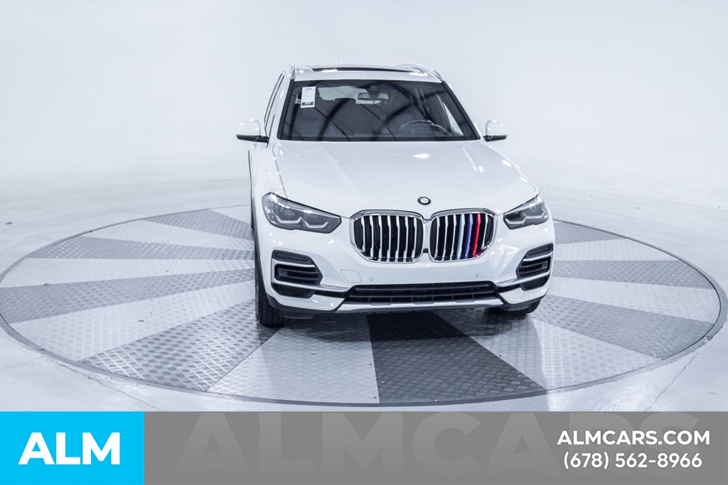Used 2022 White BMW xDrive40i image 15